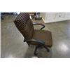 Image 3 : GAS LIFT OFFICE CHAIR