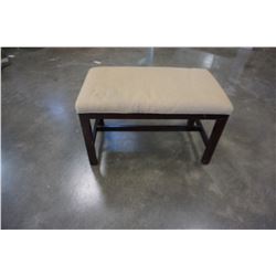UPHOLSTERED BENCH