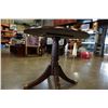 Image 4 : ROUND MAHOGANY PARLOUR TABLE