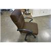 Image 3 : GAS LIFT OFFICE CHAIR