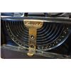 Image 2 : ZENITH UNIVERSAL ANTIQUE RADIO