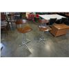 Image 1 : 2 RETRO BAR STOOLS