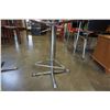Image 4 : 2 RETRO BAR STOOLS