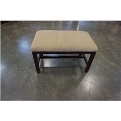 UPHOLSTERED BENCH