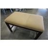Image 4 : UPHOLSTERED BENCH