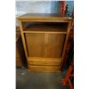 Image 3 : WOOD CABINET W/ 2 WOOD SLIDING DOORS AND 2 BOTTOM DOORS