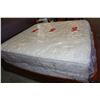 Image 1 : KING SIZE POSTERPEDIC CROWN JEWEL MATTRESS W/ SPLIT BOX