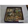Image 1 : TRAY OF VARIOUS WOMENS JEWELLERY AND PINS