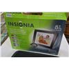 Image 3 : AS NEW INSIGNIA DIGITAL PICTURE FRAME AND IHOME SPEAKER