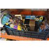 Image 4 : TRAY OF STAR TREK AND STAR WARS COLLECTIBLES