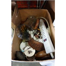 BOX OF ART GLASS, FIGURES, ESTATE GOODS