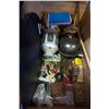 Image 5 : BOX OF ESTATE ITEMS