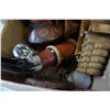 Image 2 : BOX OF COLLECTIBLES INCLUDING HORSE-DRAWN CARRIAGE