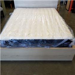 QUEENSIZE STEARNS AND FOSTER HOPE BAY EURO TOP MATTRESS