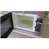 Image 2 : Panasonic 1200W Microwave