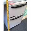 Image 1 : Vertical 2 Drawer White File Cabinet