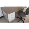 Image 2 : Wood & Metal Desk w/ Rolling Chair