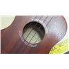 Image 8 : Makala 4 String Ukulele w/ Case