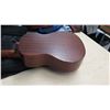 Image 8 : Makala 4 String Ukulele w/ Case