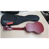 Image 8 : Hawaii 4 String Ukulele w/ Silvertone Case