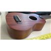 Image 7 : Makala 4 String Ukulele w/ Case