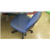 Image 2 : White Metal Table w/ Rolling Chair