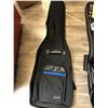 Image 3 : YAMAHA ELECTRIC BASS GUITAR W/ SOFT SHELL CASE
