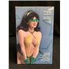 Image 2 : DC Direct Women of the DC Universe - PHANTOM LADY 6" Porcelain Bust