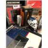 Image 3 : NHL HOCKEY FAN SOUVENIR LOT