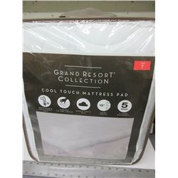 Grand Resort Collection Cool Touch Mattress Pad / Twin