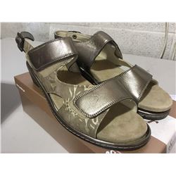 SemlerHeidi w/ Backstrap Bronze Floral 7.5