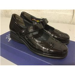 SemlerRomina Mary Jane Black Patent 5