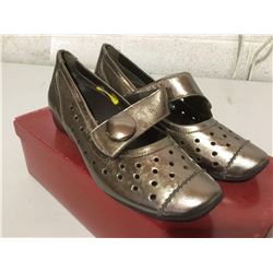 Semler Patricia Dress Shoe with Grooved Sole in Graphite 4.5