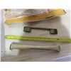 Image 2 : Lot of Assorted Cabinetry Handles/pulls