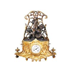 Mantel Clock with Puttis Playing Music 