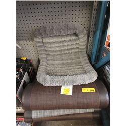 Pet Bed & 3 Anti Fatigue Mats - Store Returns