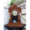 Image 1 : Antique Carved Oak Gingerbread Clock