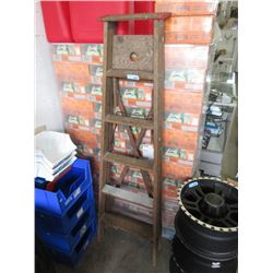 6 Foot Wood Step Ladder