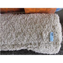 5' x 7' Beige Shag Carpet - Store Return