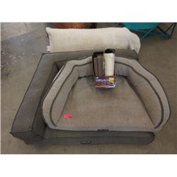 3 Dog Beds & Cat Scratching Post