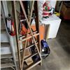 Image 3 : 8FT WOOD A-FRAME LADDER