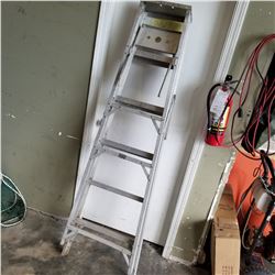 2 ALUMINUM 5FT LADDERS