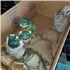Image 2 : BOX OF GARDEN FIGURES