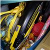 Image 2 : BLUE TUB OF TOYS AND KIDS INSTRUMENTS