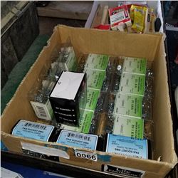 BOX OF PAN SOCKET AND TECH SCREWS