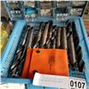 Image 2 : TRAY OF MACHINIST DRILL BITS AND ORGANIZER W/ DRILL BITS