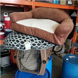PETMATE DELUXE PET PORTER AND 3 DOG BEDS