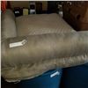Image 3 : KIRKLAND LARGE DOG BED