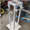 Image 2 : ROLLING RETAIL CLOTHING DISPLAY RACK