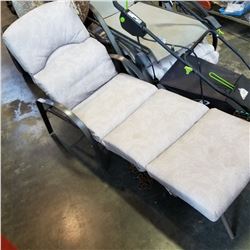 DECK CHAIR